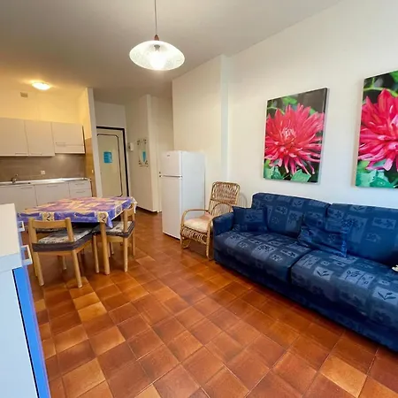 Appartement Nice And Cozy Apartment With Pool - Beahost